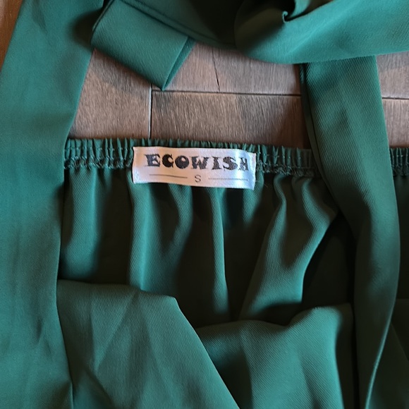 Women’s emerald green jumpsuit - Picture 3 of 3